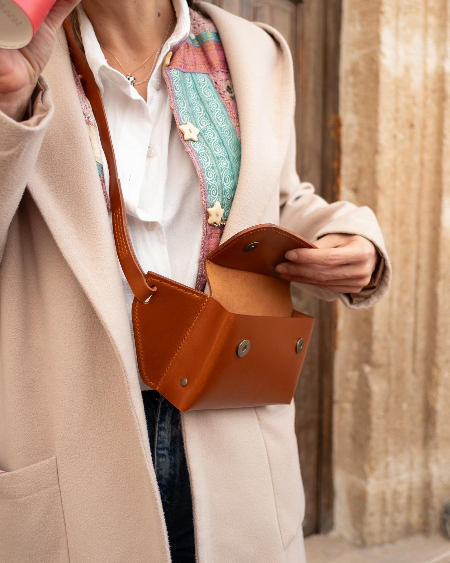 Minimalist Çapraz Askılı Çanta