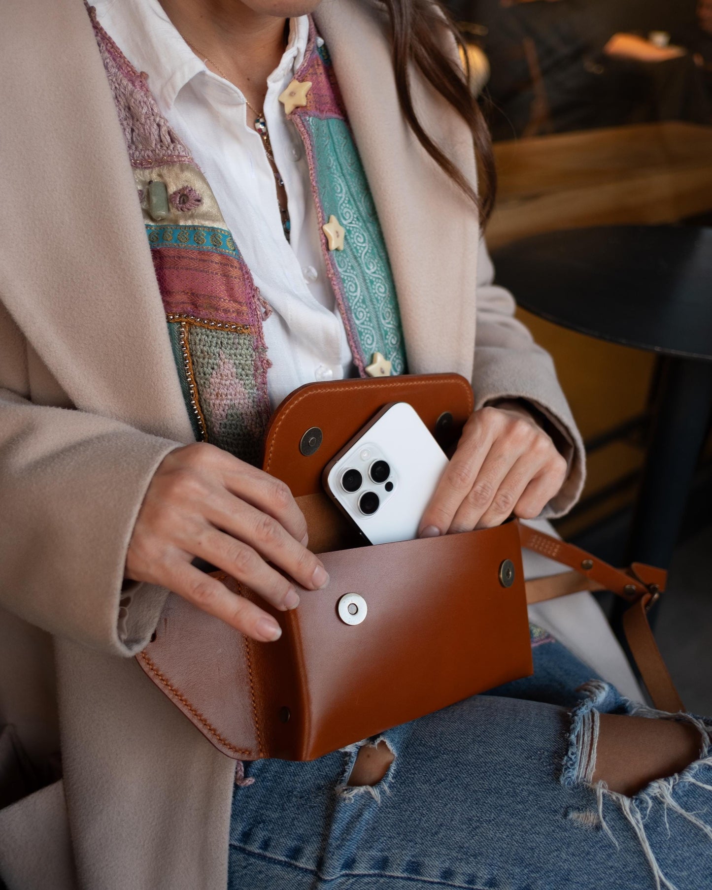 Minimalist Çapraz Askılı Çanta