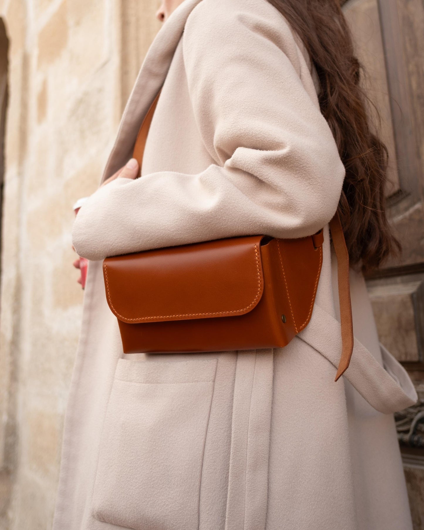 Minimalist Çapraz Askılı Çanta